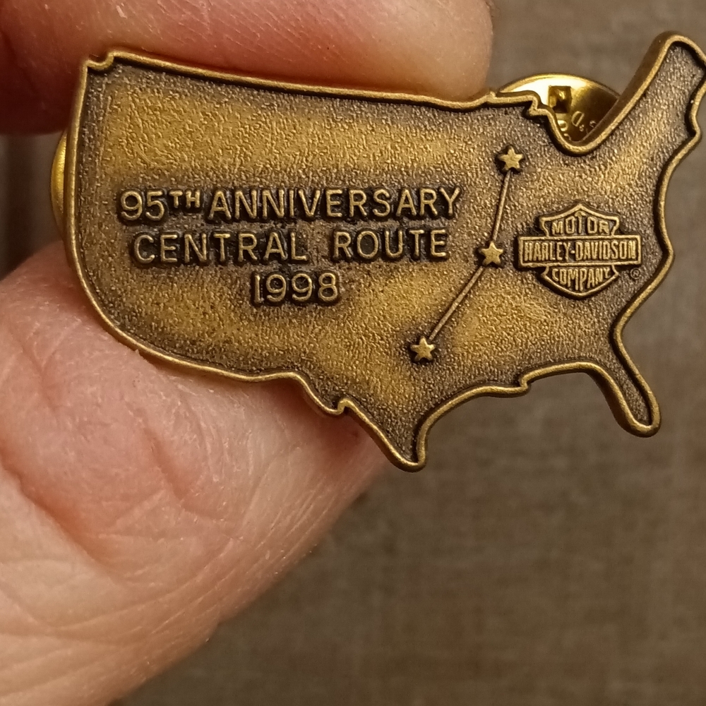 Harley Davidson Vintage 95th Anniversary Central Route 1998 Commemorative Pin